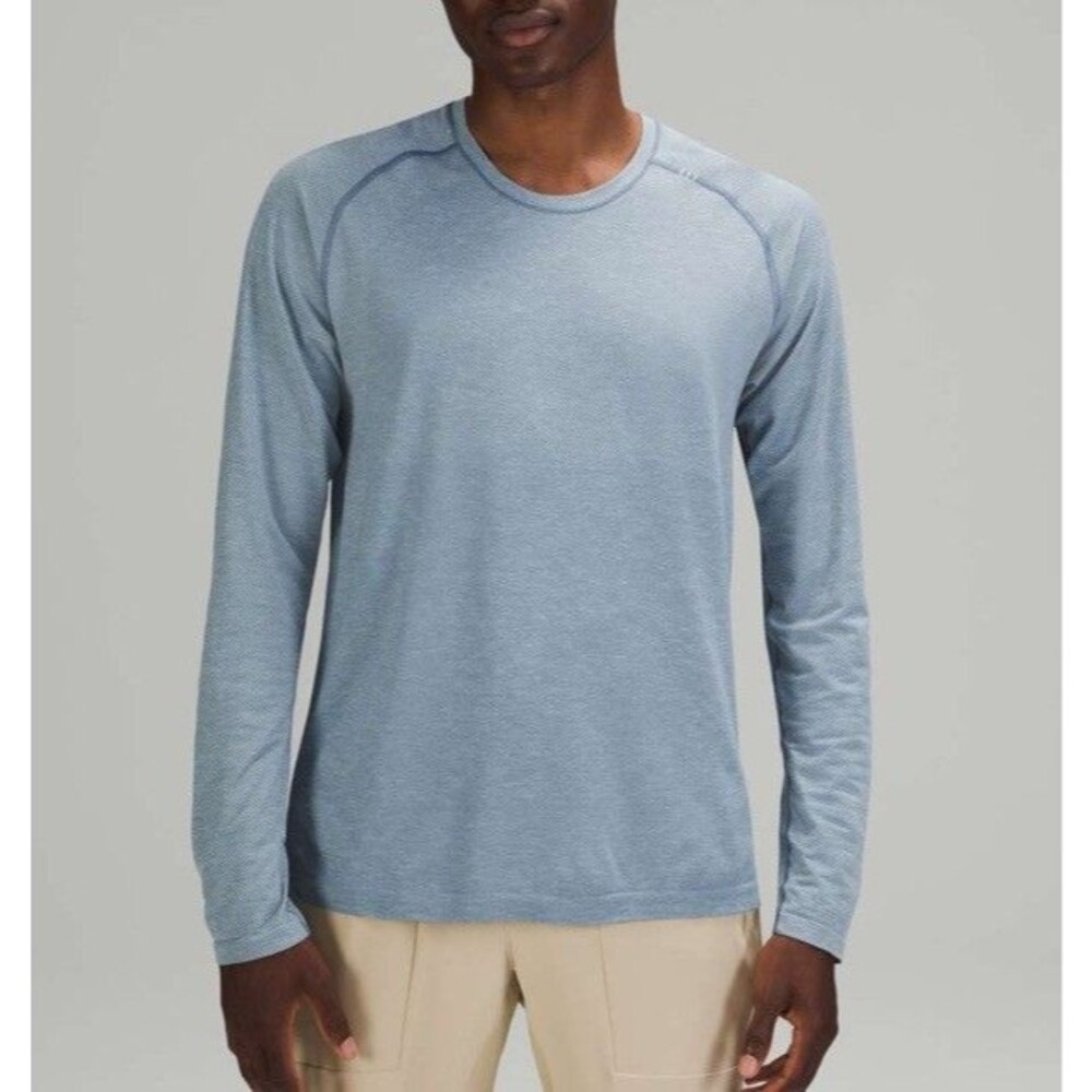 Lululemon Size XS Metal Vent Tech Long Sleeve Shirt Light Blue